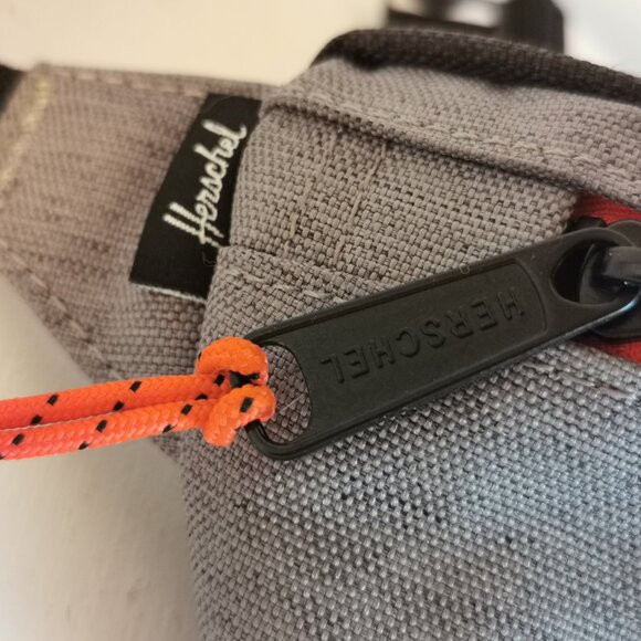 Kid's Herschel Supply Co. "Twelve" Belt Bag/ Waist Pack NWOT - Picture 6 of 12